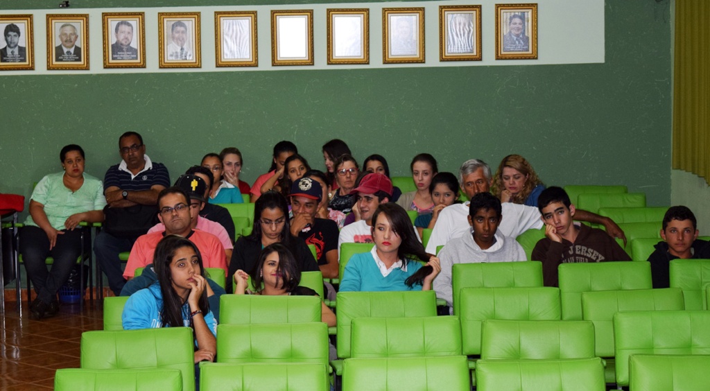 Visita dos Alunos do Colégio Tancredo Neves - 01.JPG